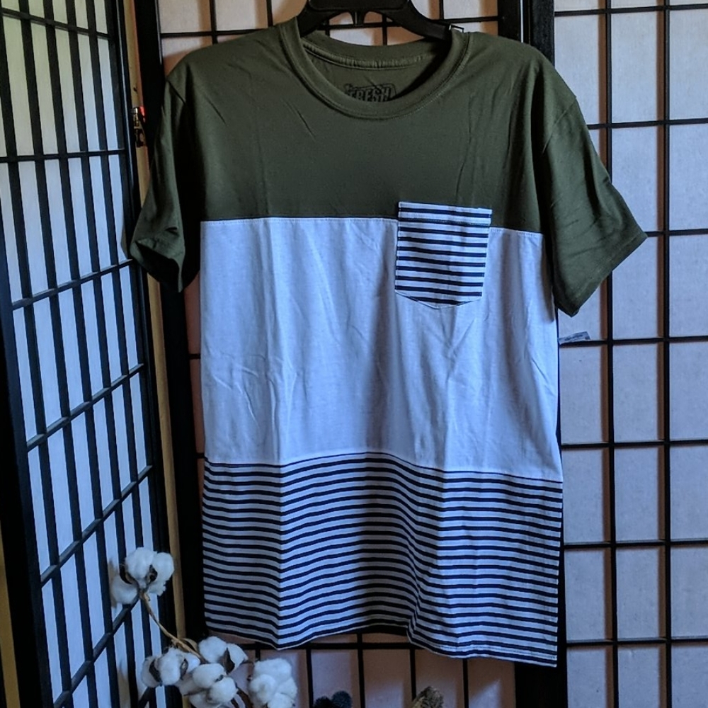 NWT men's size M shirt by Journey's